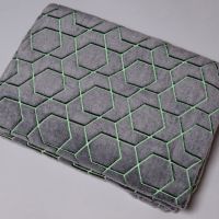Светящийся в темноте плед Lattice черный