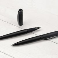 Ручка металлическая шариковая Uma VIP GUM soft-touch с зеркальной гравировкой, черный